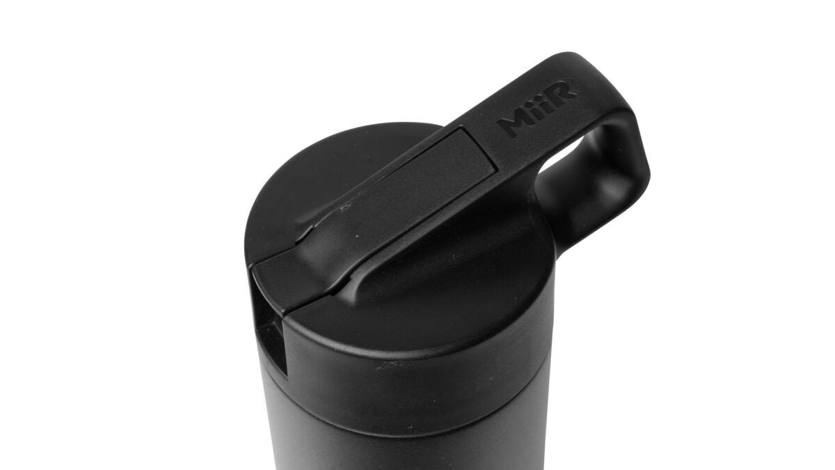 straw-bottle-w9 WebPDP-Straw_Lid_2_Black_Studio_0221_45deg_Closed__WMB1SL20002.jpg